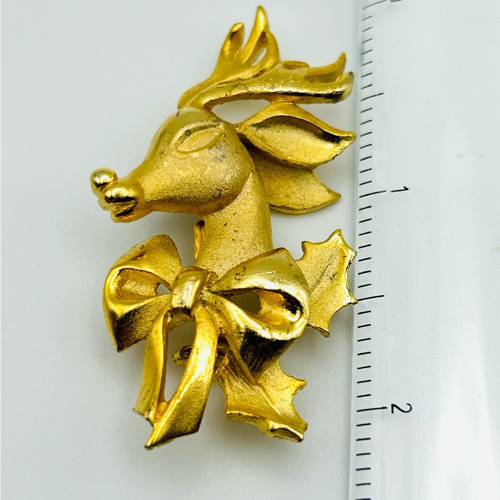 Christmas Reindeer Brooch Pin Goldtone Holiday Deer Rudolph - Picture 6 of 6